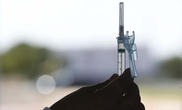 Saúde distribui mais 10 milhões de vacinas para todo o país