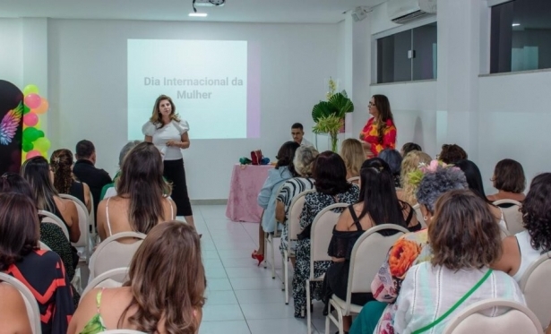 Edna Carvalho promove Festa da Mulher com palestra da promotora Marisa Jansen em Itaberaba