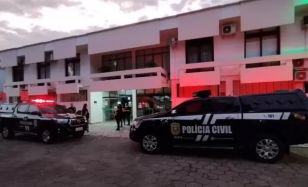 Prefeito e dois vereadores so presos sob suspeita de formao de quadrilha em Santa Catarina