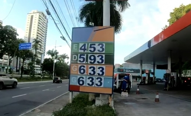 Gasolina fica mais cara na Bahia aps anncio da Acelen; motoristas j notam novos valores em postos de Salvador