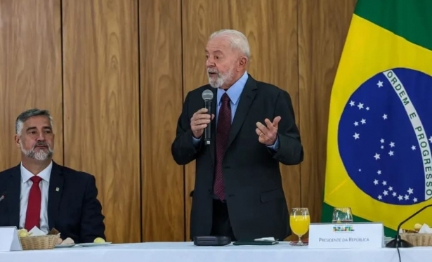 Lula diz que 'famlia  sagrada' ao defender manuteno de saidinha de presos