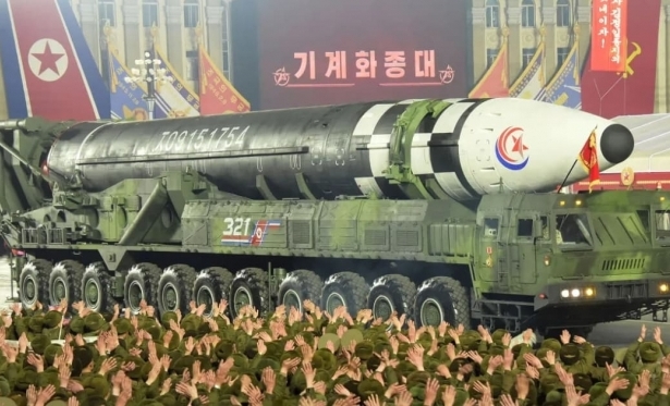 Coreia do Norte testa msseis em simulao de eventual contra-ataque nuclear e acende alerta no Japo