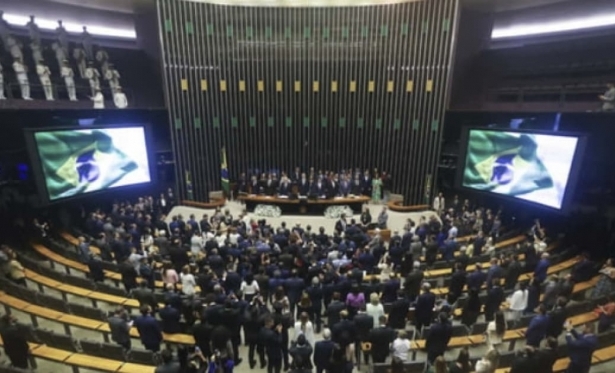 Aps atritos, Congresso se rene nesta quarta para votar vetos de Lula