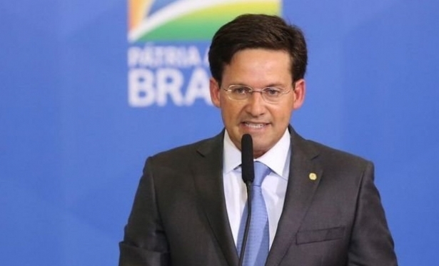 Roma rechaça rumores de que Bolsonaro pode declinar de sua candidatura para apoiar Neto 