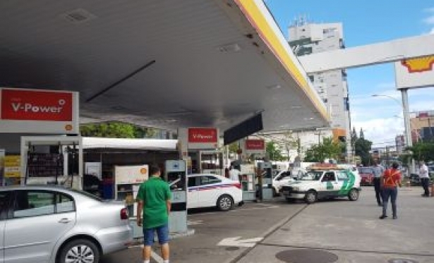 Governo da Bahia manterá congelamento de ICMS sobre combustíveis por mais 60 dias