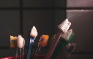 Troca de escova de dentes após infecção por Covid-19 é recomendada por especialistas